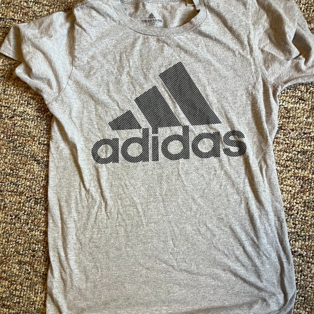 Adidas Gray Crew Neck T Shirt Graphic Print Short Sleeves Mens Size Small
